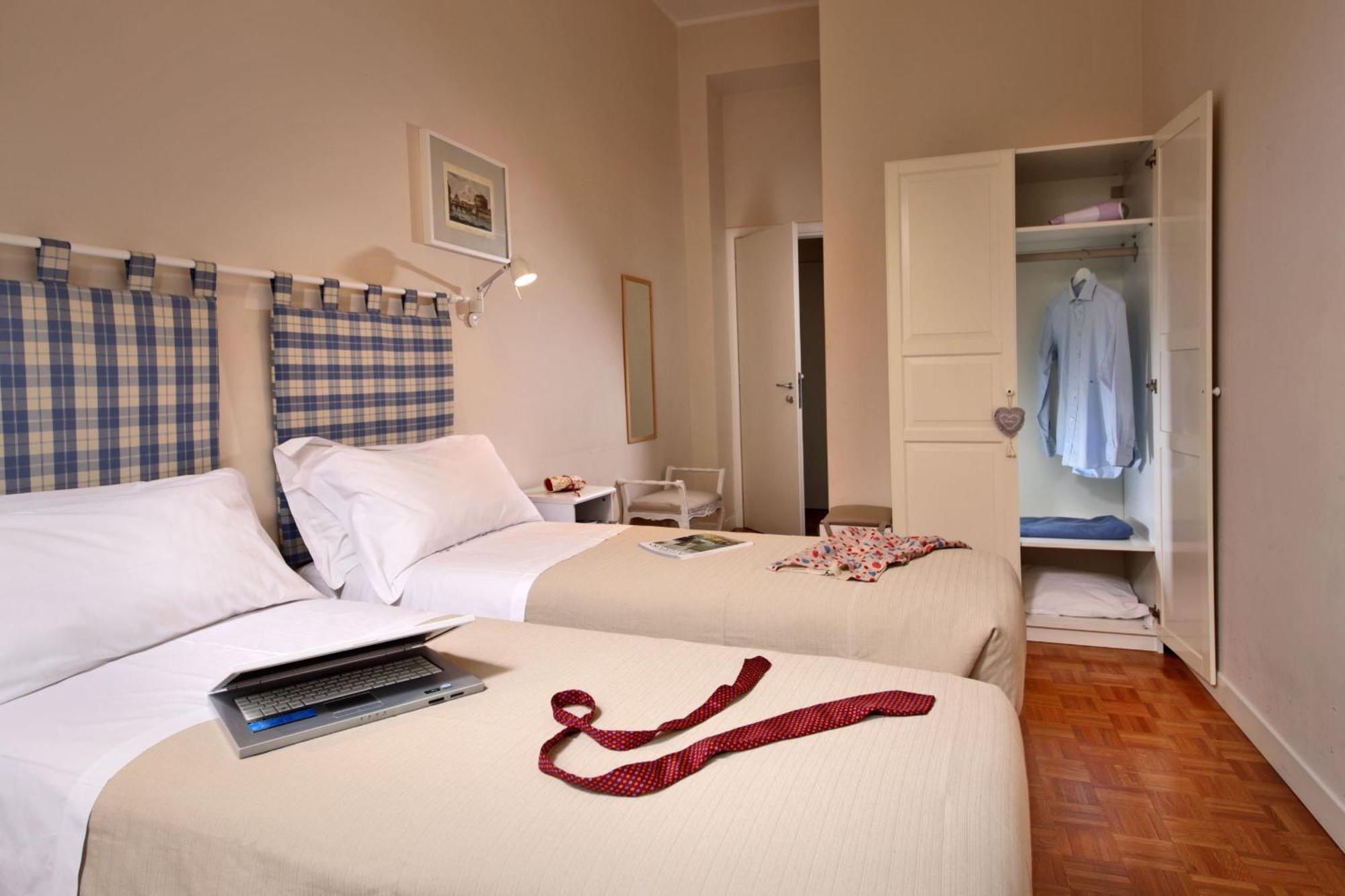 Residenza I Rioni Guesthouse Rome Bagian luar foto