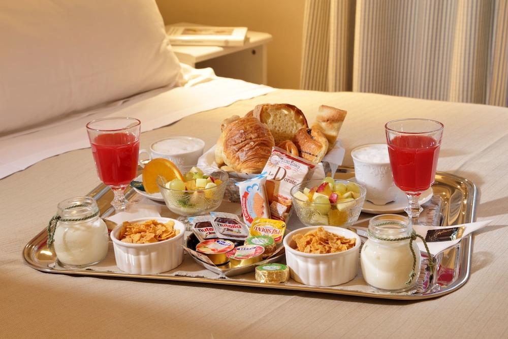 Residenza I Rioni Guesthouse Rome Bagian luar foto