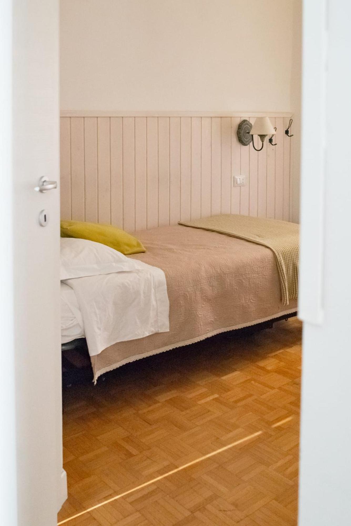 Residenza I Rioni Guesthouse Rome Bagian luar foto